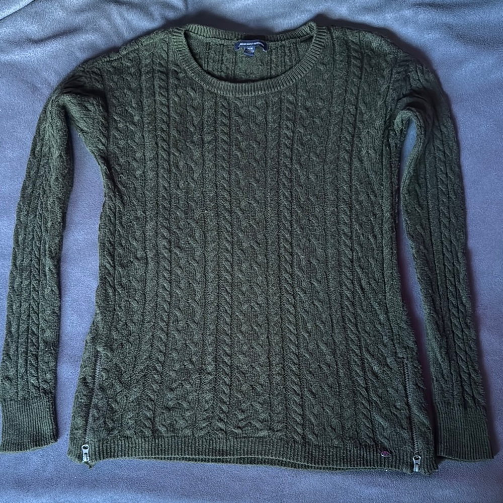 American Eagle Outfitters sweater, dark green, size Medium